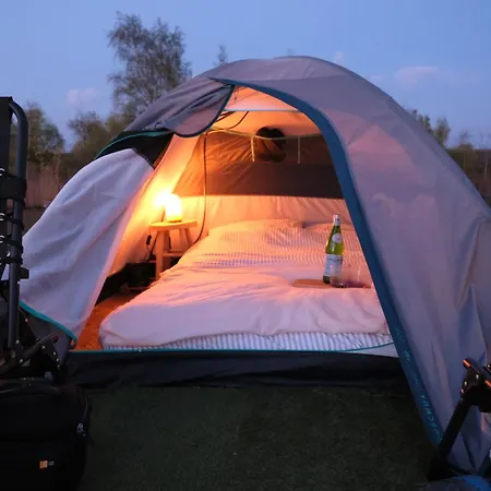 It's A Tent - On A Boat! Lüks kamp alanı *